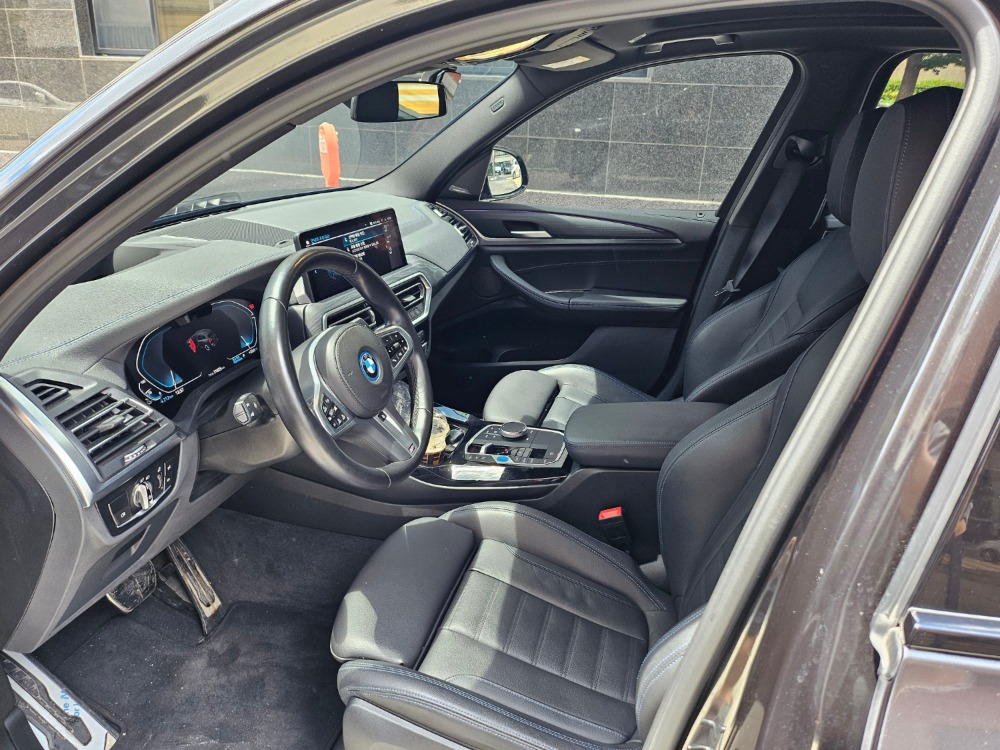 24년식 BMW IX3