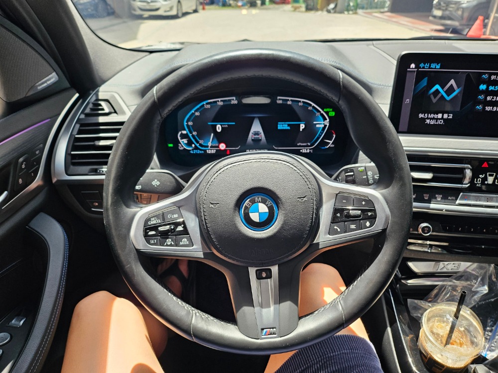 24년식 BMW IX3